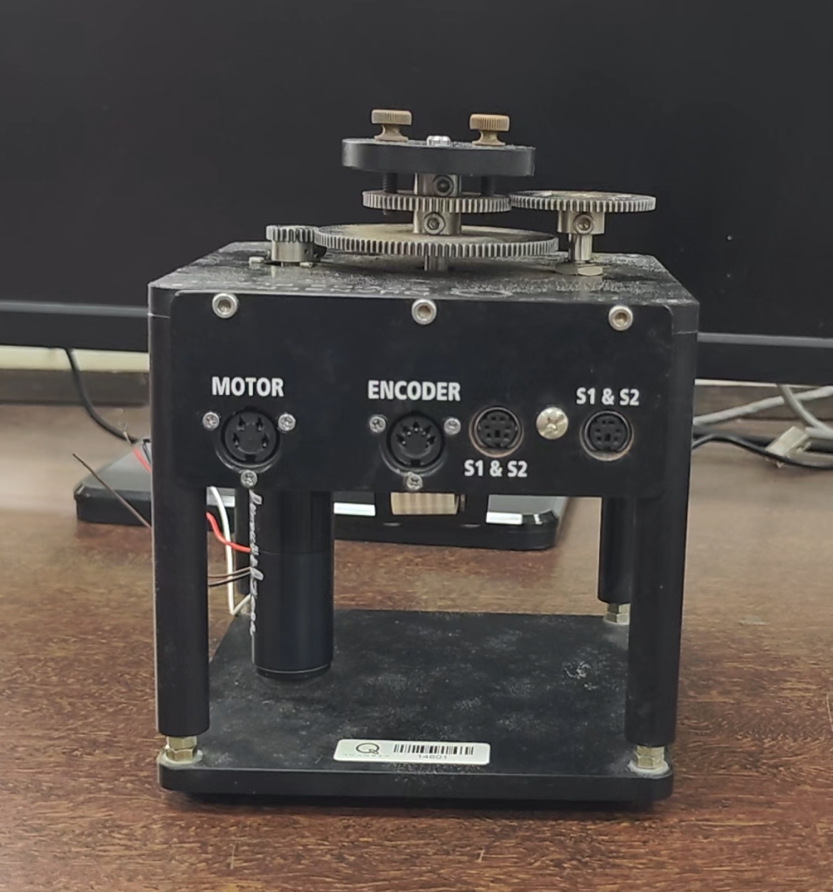 Rotary servo base unit